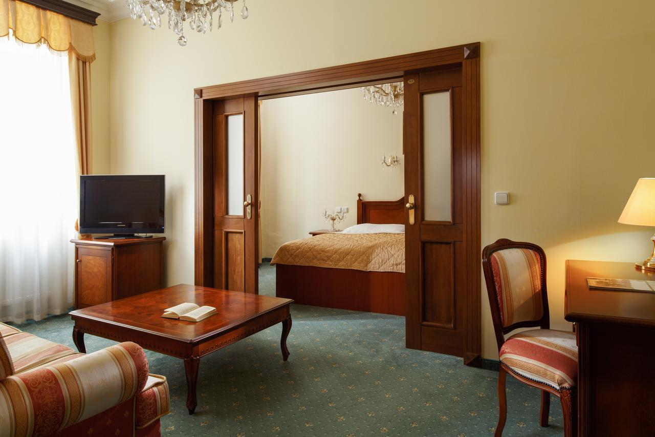 Lazensky Hotel Moskevsky Dvur Карловы Вары Экстерьер фото