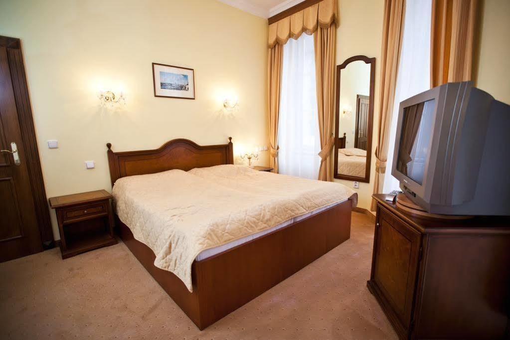 Lazensky Hotel Moskevsky Dvur Карловы Вары Экстерьер фото