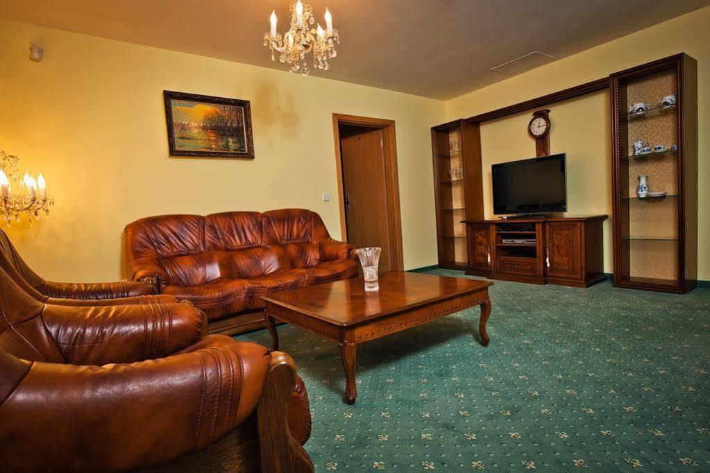 Lazensky Hotel Moskevsky Dvur Карловы Вары Экстерьер фото