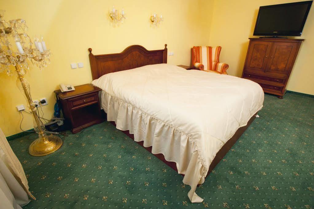 Lazensky Hotel Moskevsky Dvur Карловы Вары Экстерьер фото