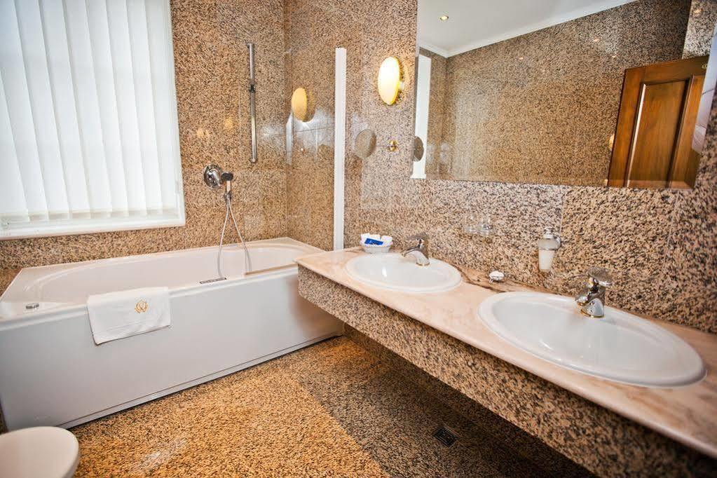Lazensky Hotel Moskevsky Dvur Карловы Вары Экстерьер фото